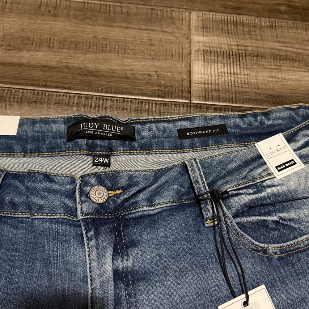 New Judy Blue Boy Toy Light Wash High Rise Cuffed Boyfriend Distressed Jeans - Picture 10 of 14